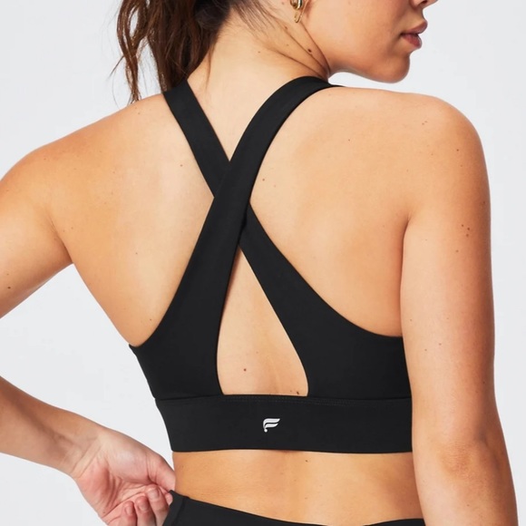 Fabletics twist front cut out black sports bra - Picture 3 of 6